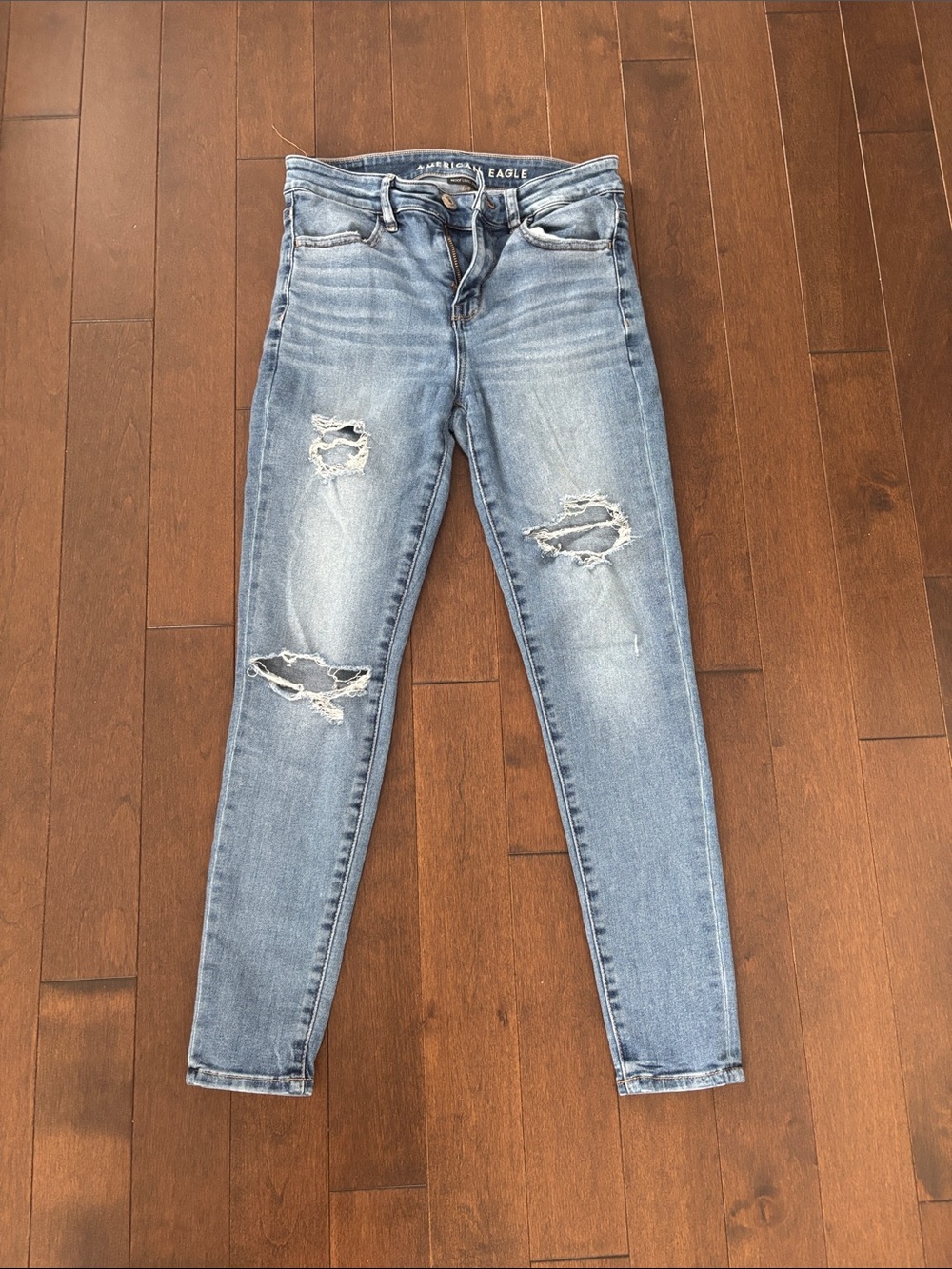 American Eagle Outfitters Light Wash Ripped Skinny Jeans